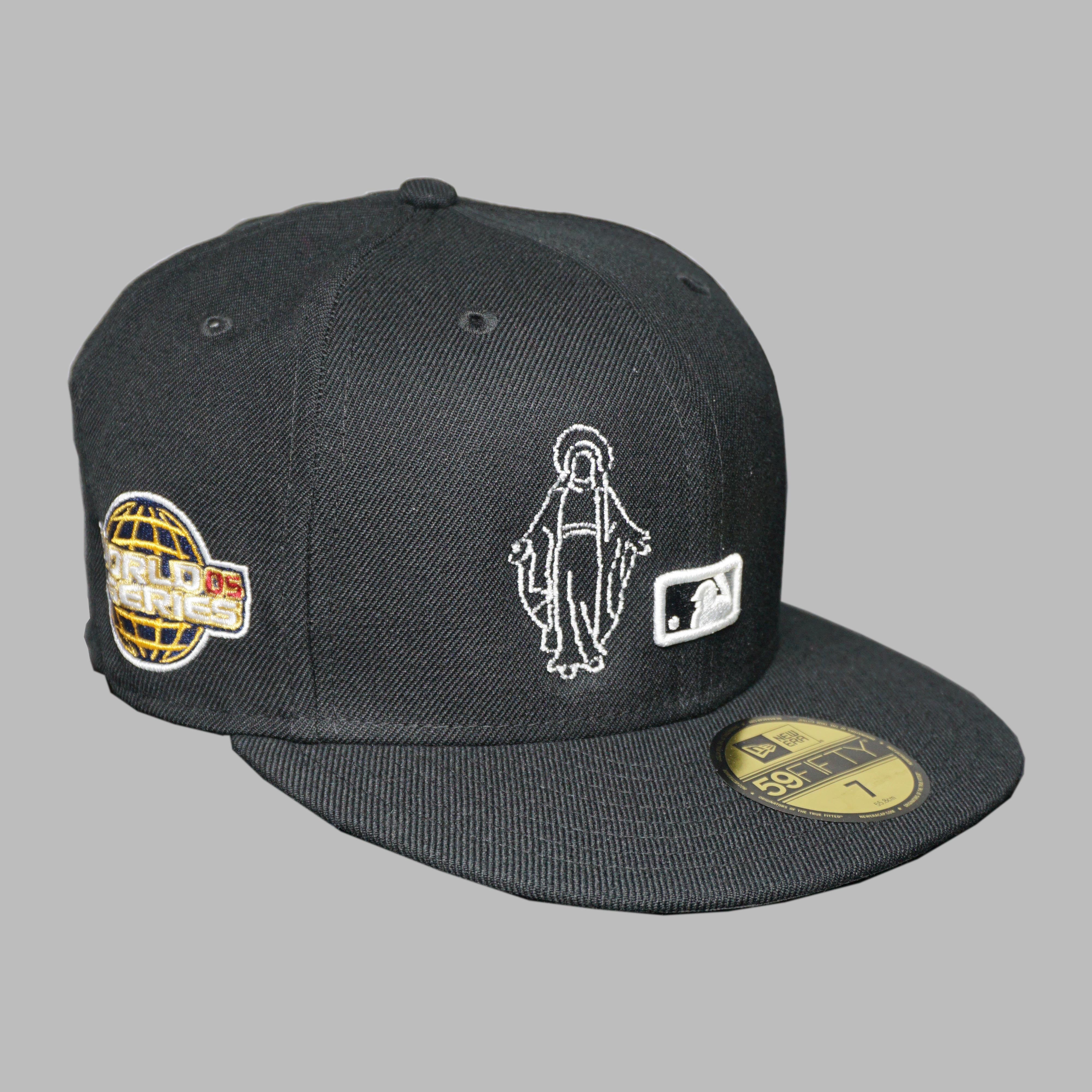 BLACK HOLY FITTED (size 7 )