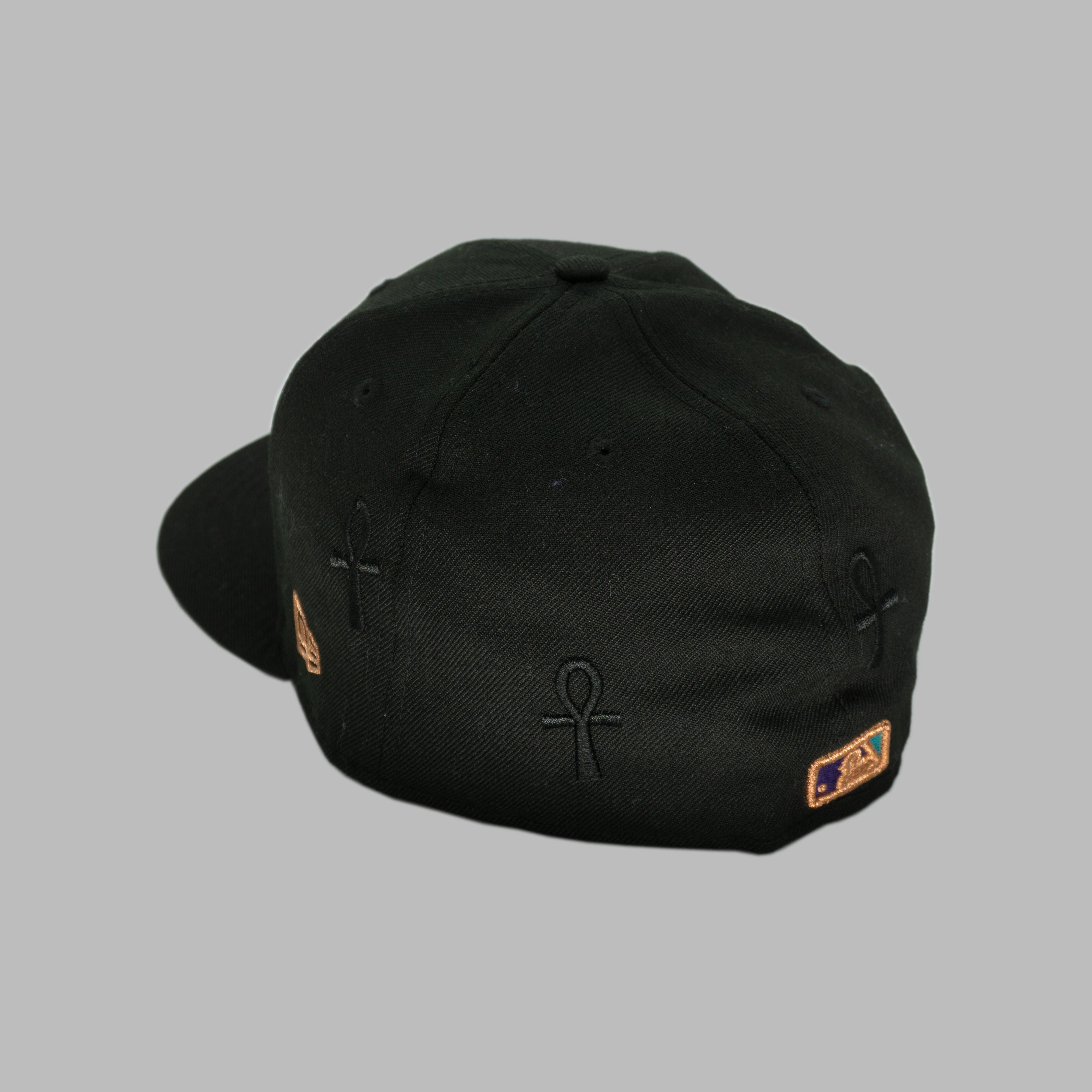 BLACK BEYOND FITTED (size 7 3/4)