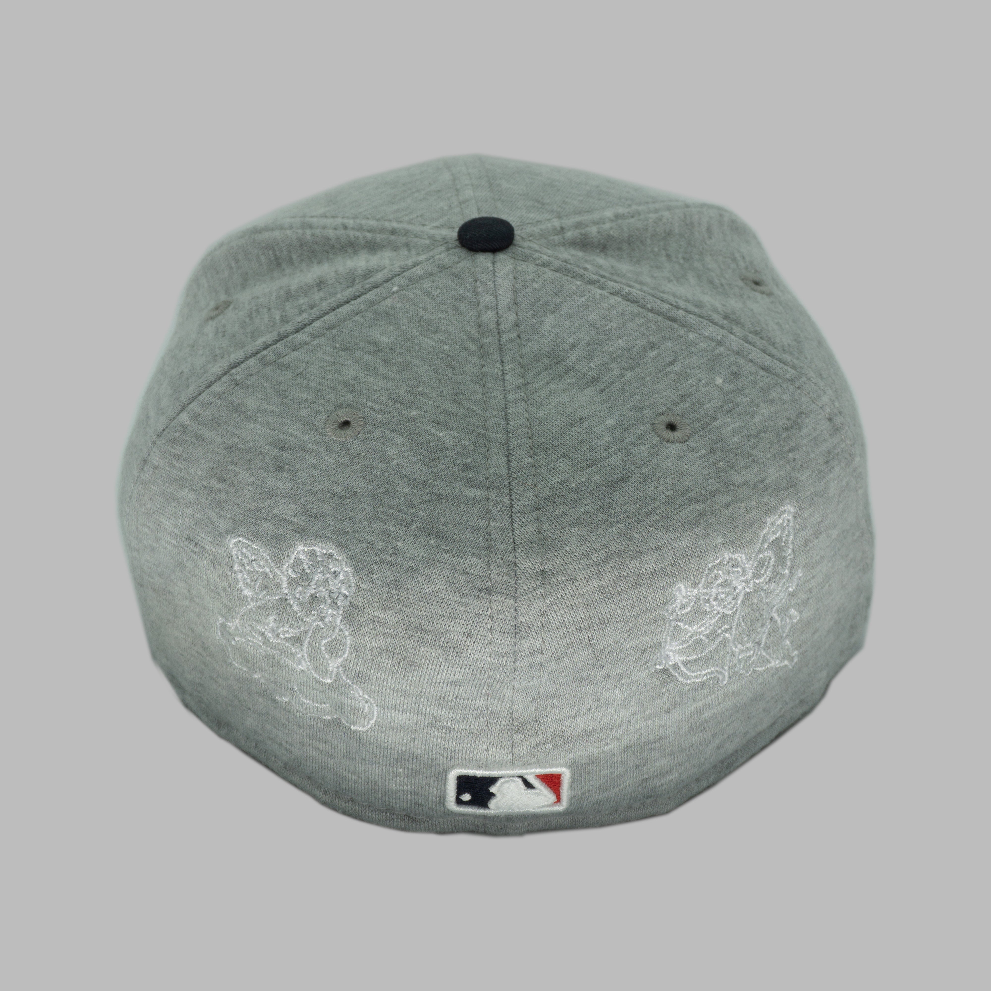 GREY HOLY FITTED (size 7 3/8)